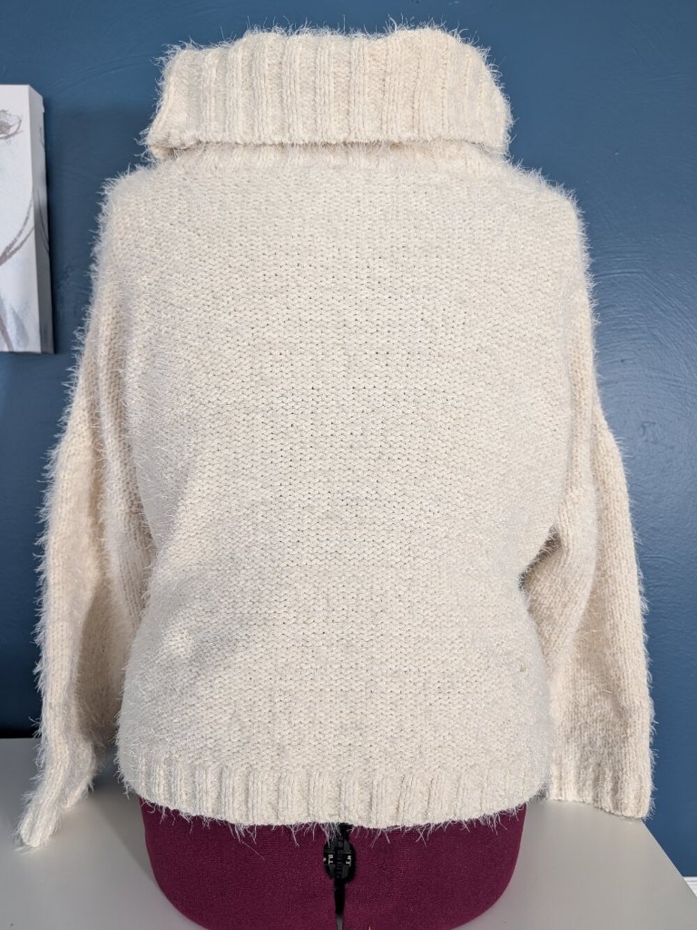 Maurice Eylelash sweater Size XXL - Picture 2 of 3